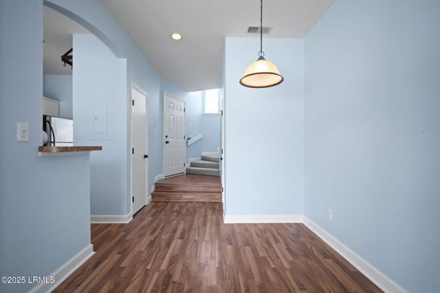 5 Gum Tree Rd Apt F6, Hilton Head Island, SC 29926