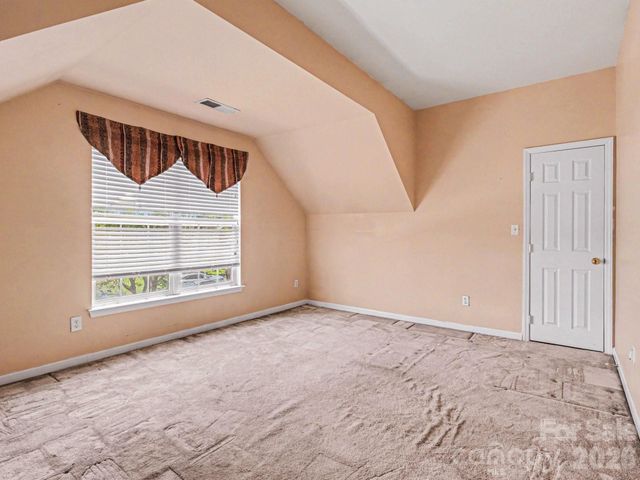 8800 Cavonnier Lane, Charlotte, NC 28216