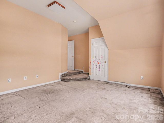 8800 Cavonnier Lane, Charlotte, NC 28216