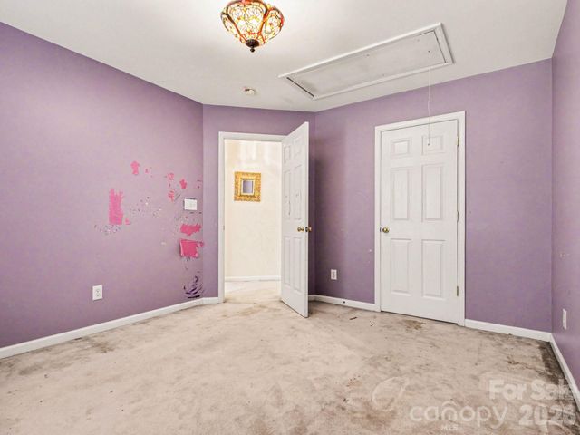 8800 Cavonnier Lane, Charlotte, NC 28216