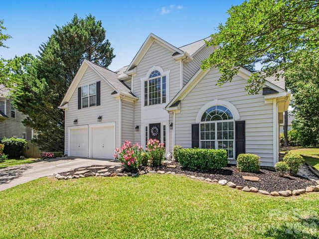 8800 Cavonnier Lane, Charlotte, NC 28216