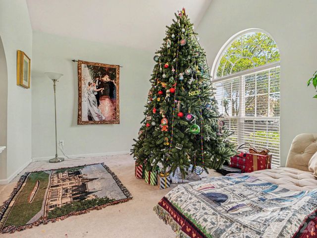 8800 Cavonnier Lane, Charlotte, NC 28216