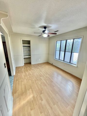 901 Fieldstone Drive, Dothan, AL 36303