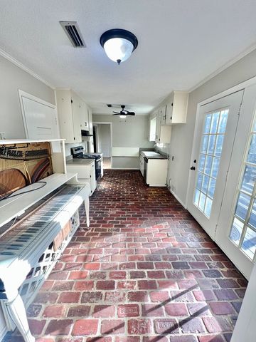 901 Fieldstone Drive, Dothan, AL 36303