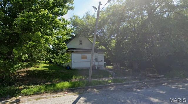 1713 Market Avenue, East St Louis, IL 62207