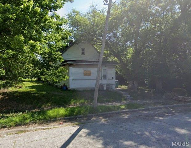 1713 Market Avenue, East St Louis, IL 62207
