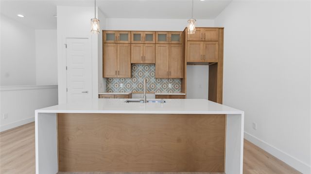 2925 Spruce Valley Lane 408, Dallas, TX 75233