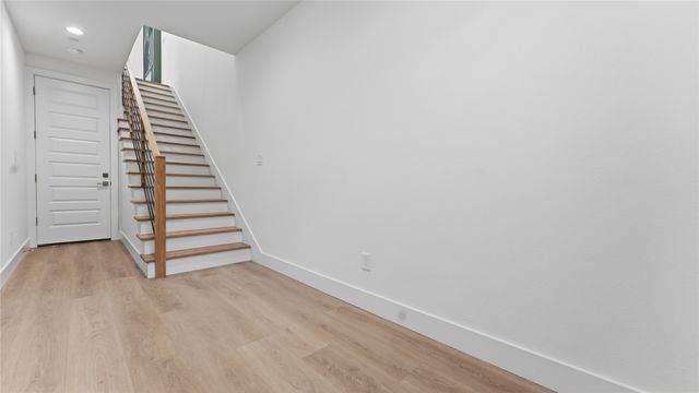 2925 Spruce Valley Lane 408, Dallas, TX 75233