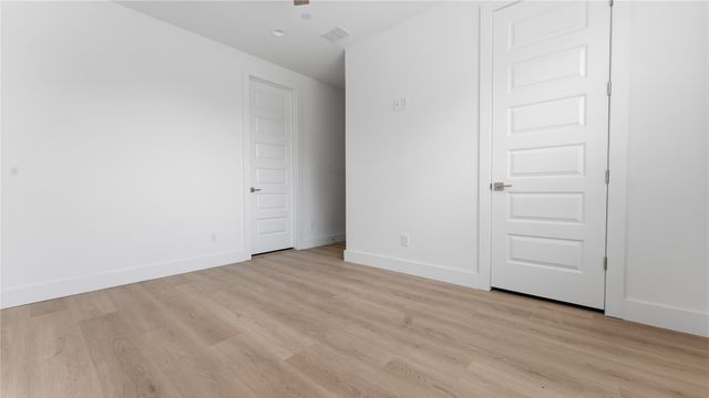 2925 Spruce Valley Lane 408, Dallas, TX 75233