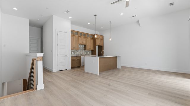2925 Spruce Valley Lane 408, Dallas, TX 75233