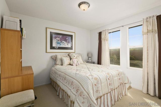 16915 Hutchins Lndg 45, San Diego, CA 92127