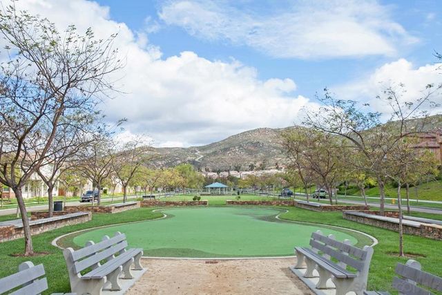 16915 Hutchins Lndg 45, San Diego, CA 92127