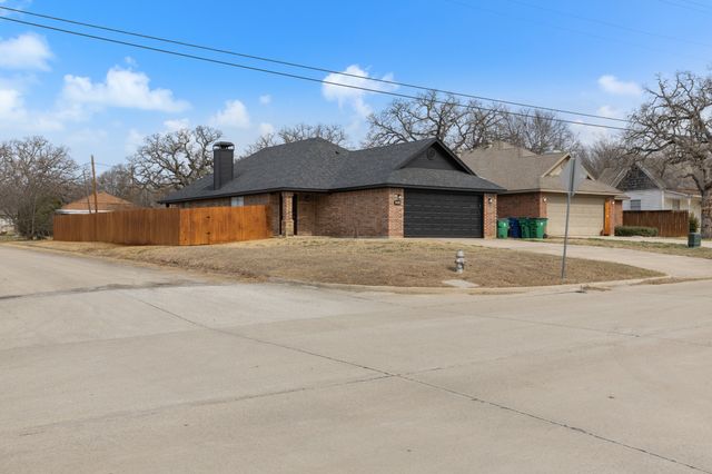 1501 Carpenter Street A, Bridgeport, TX 76426
