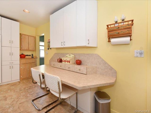 118 Park Lane, Massapequa, NY 11758