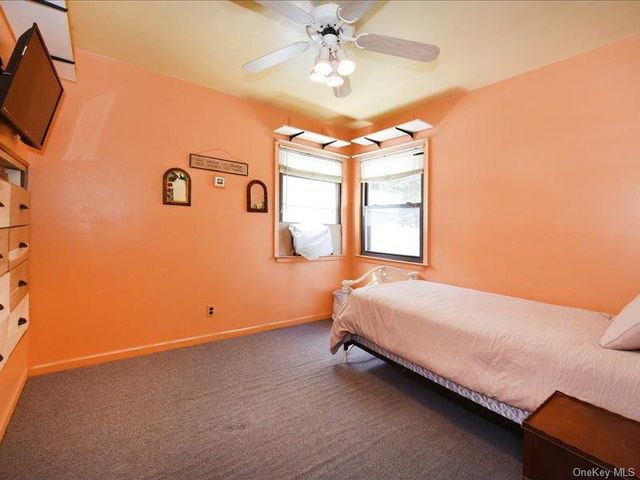 118 Park Lane, Massapequa, NY 11758