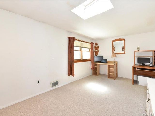 118 Park Lane, Massapequa, NY 11758