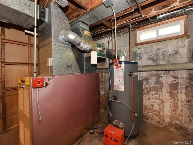 118 Park Lane, Massapequa, NY 11758