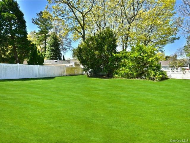 118 Park Lane, Massapequa, NY 11758