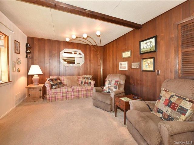 118 Park Lane, Massapequa, NY 11758