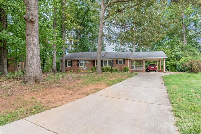310 Oakwood Drive, Mount Holly, NC 28120