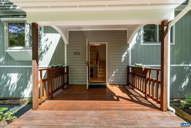 1832 YORKTOWN DR, Charlottesville, VA 22901