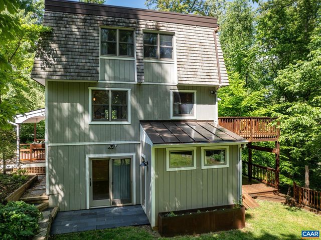 1832 YORKTOWN DR, Charlottesville, VA 22901