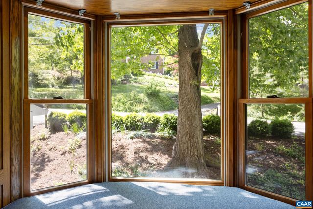 1832 YORKTOWN DR, Charlottesville, VA 22901