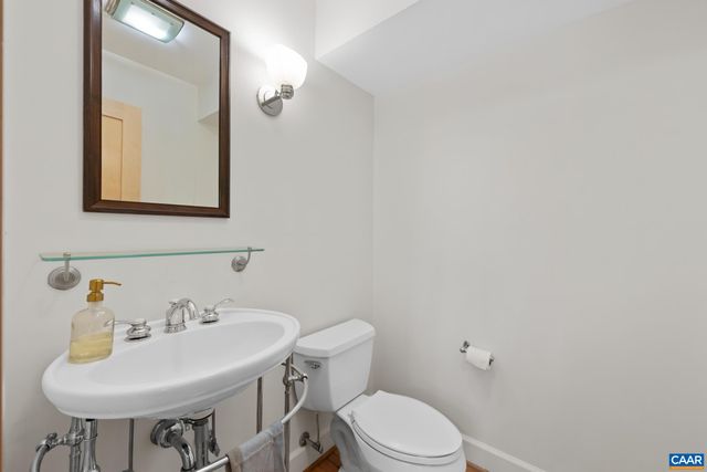 1832 YORKTOWN DR, Charlottesville, VA 22901
