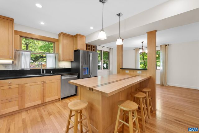 1832 YORKTOWN DR, Charlottesville, VA 22901