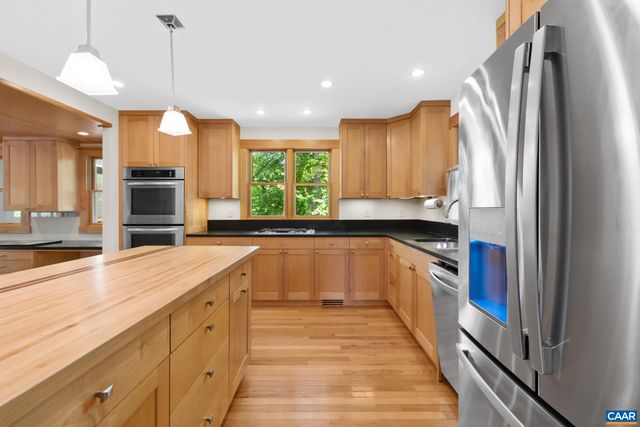1832 YORKTOWN DR, Charlottesville, VA 22901
