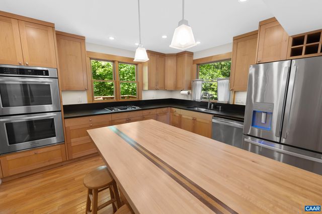 1832 YORKTOWN DR, Charlottesville, VA 22901