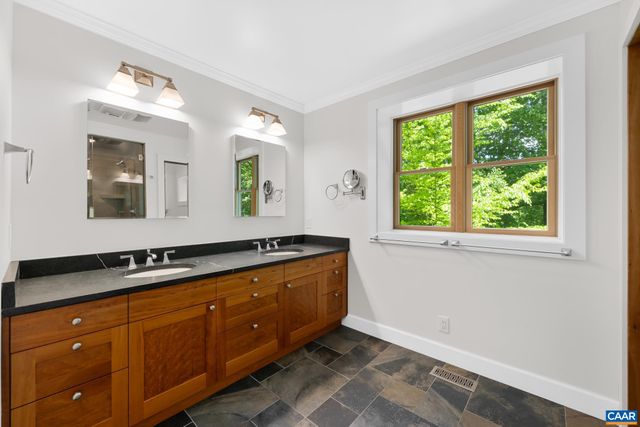 1832 YORKTOWN DR, Charlottesville, VA 22901