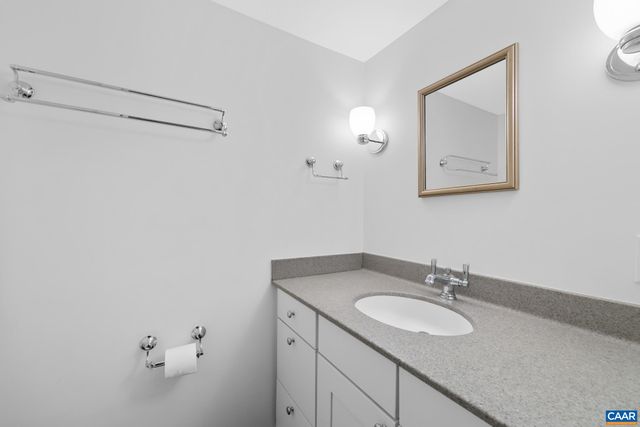 1832 YORKTOWN DR, Charlottesville, VA 22901