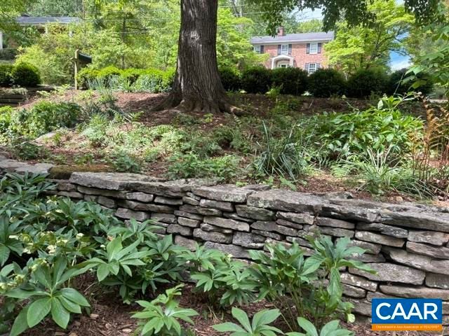 1832 YORKTOWN DR, Charlottesville, VA 22901