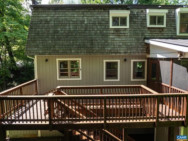 1832 YORKTOWN DR, Charlottesville, VA 22901