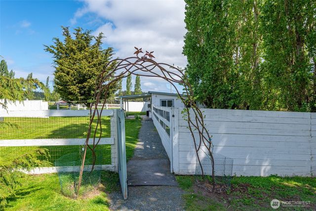 5392 Shore Meadow Road, Freeland, WA 98249
