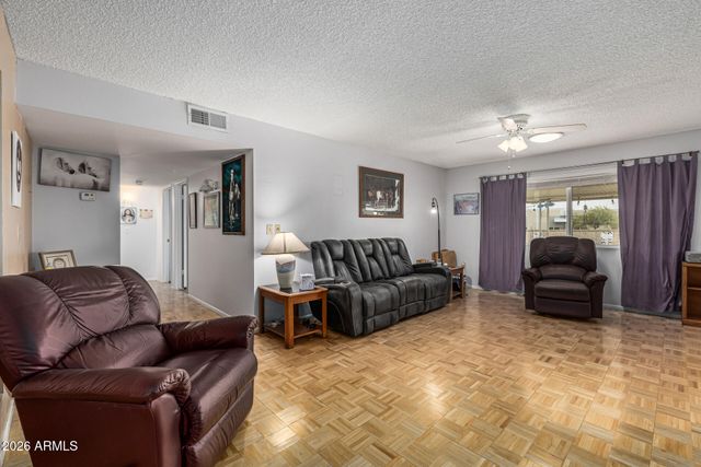 9961 W BOLIVAR Drive, Sun City, AZ 85351