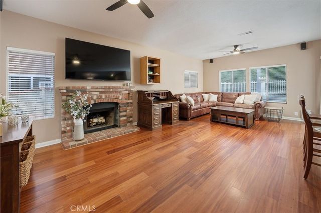 28523 Red Cedar, Saugus, CA 91390