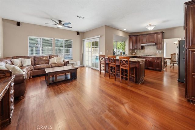 28523 Red Cedar, Saugus, CA 91390
