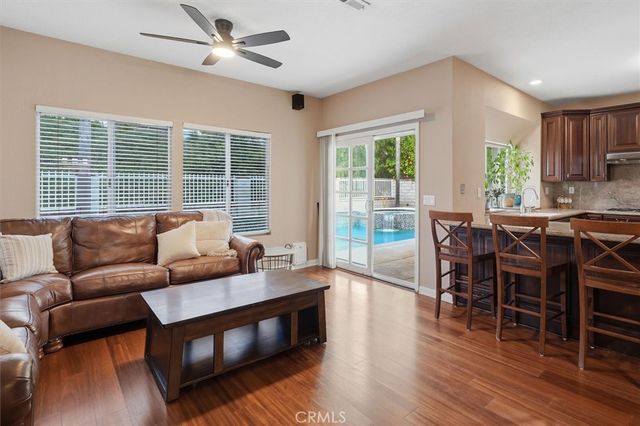 28523 Red Cedar, Saugus, CA 91390