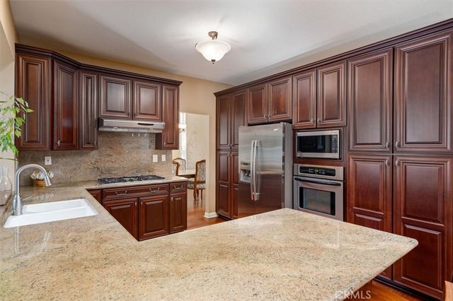 28523 Red Cedar, Saugus, CA 91390