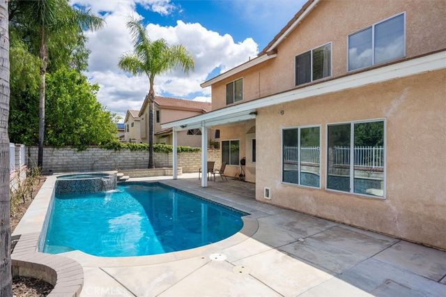 28523 Red Cedar, Saugus, CA 91390