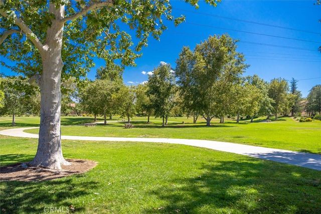 28523 Red Cedar, Saugus, CA 91390