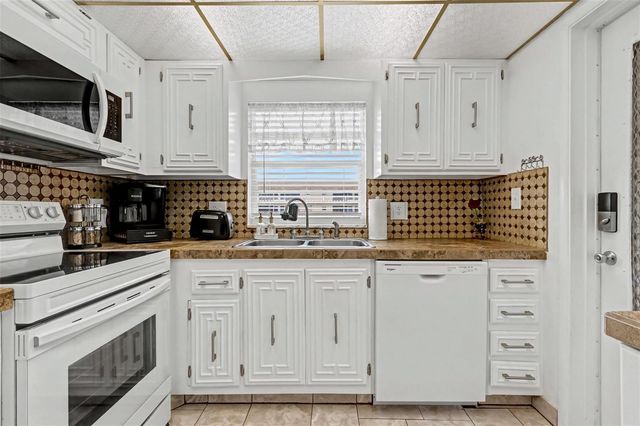 5300 Washington Street W414, Hollywood, FL 33021