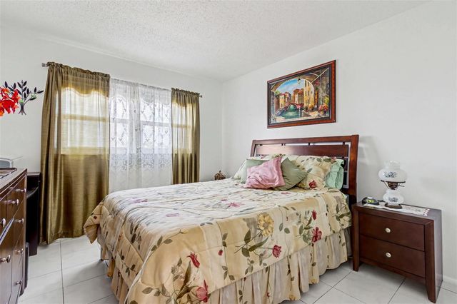 5300 Washington Street W414, Hollywood, FL 33021
