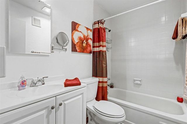 5300 Washington Street W414, Hollywood, FL 33021