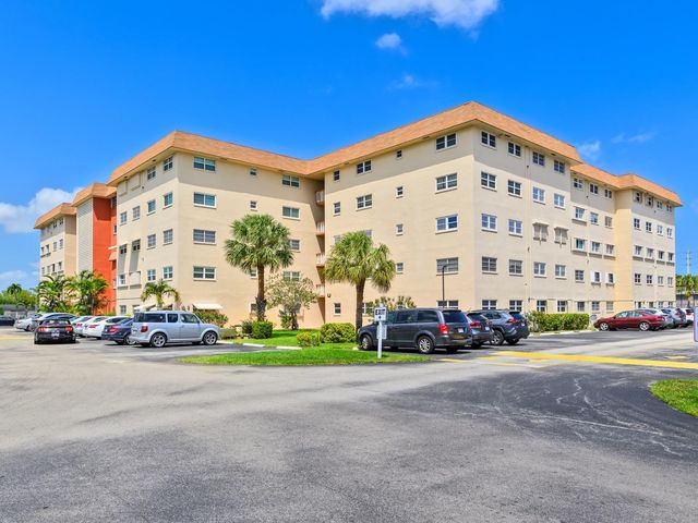 5300 Washington Street W414, Hollywood, FL 33021