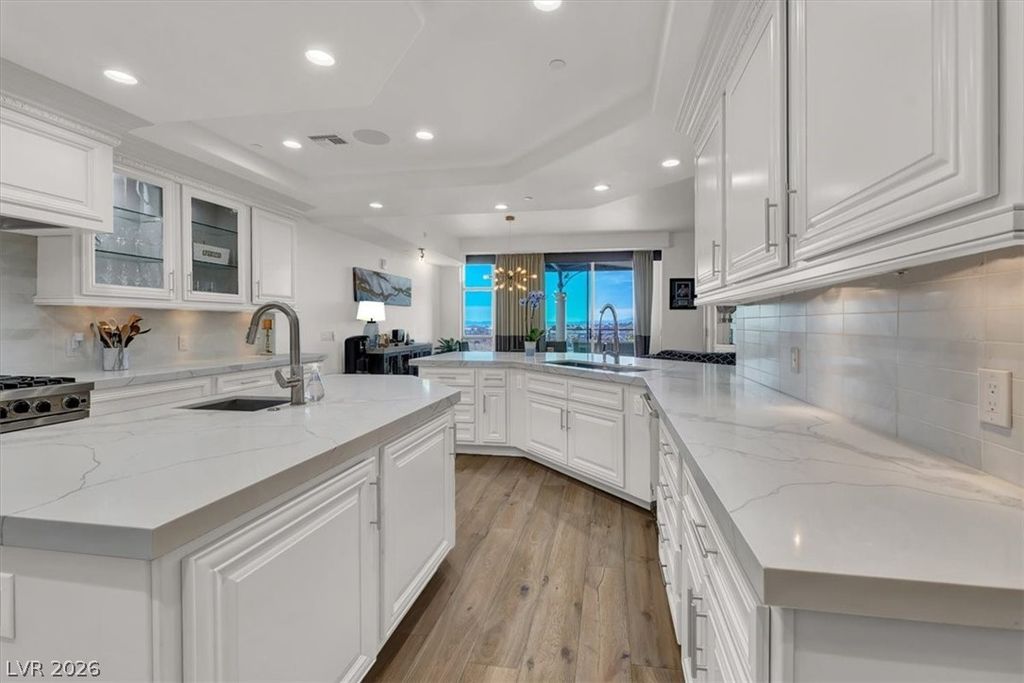 9101 Alta Drive 204, Las Vegas, NV 89145 — exterior