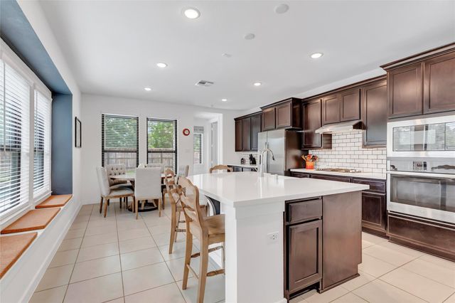 527 Chestnut Reef Court, Conroe, TX 77304