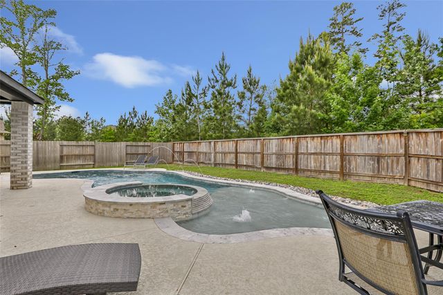 527 Chestnut Reef Court, Conroe, TX 77304
